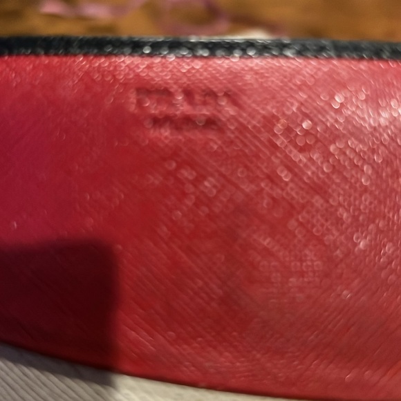 Authentic PRADA Wallet - Picture 9 of 9